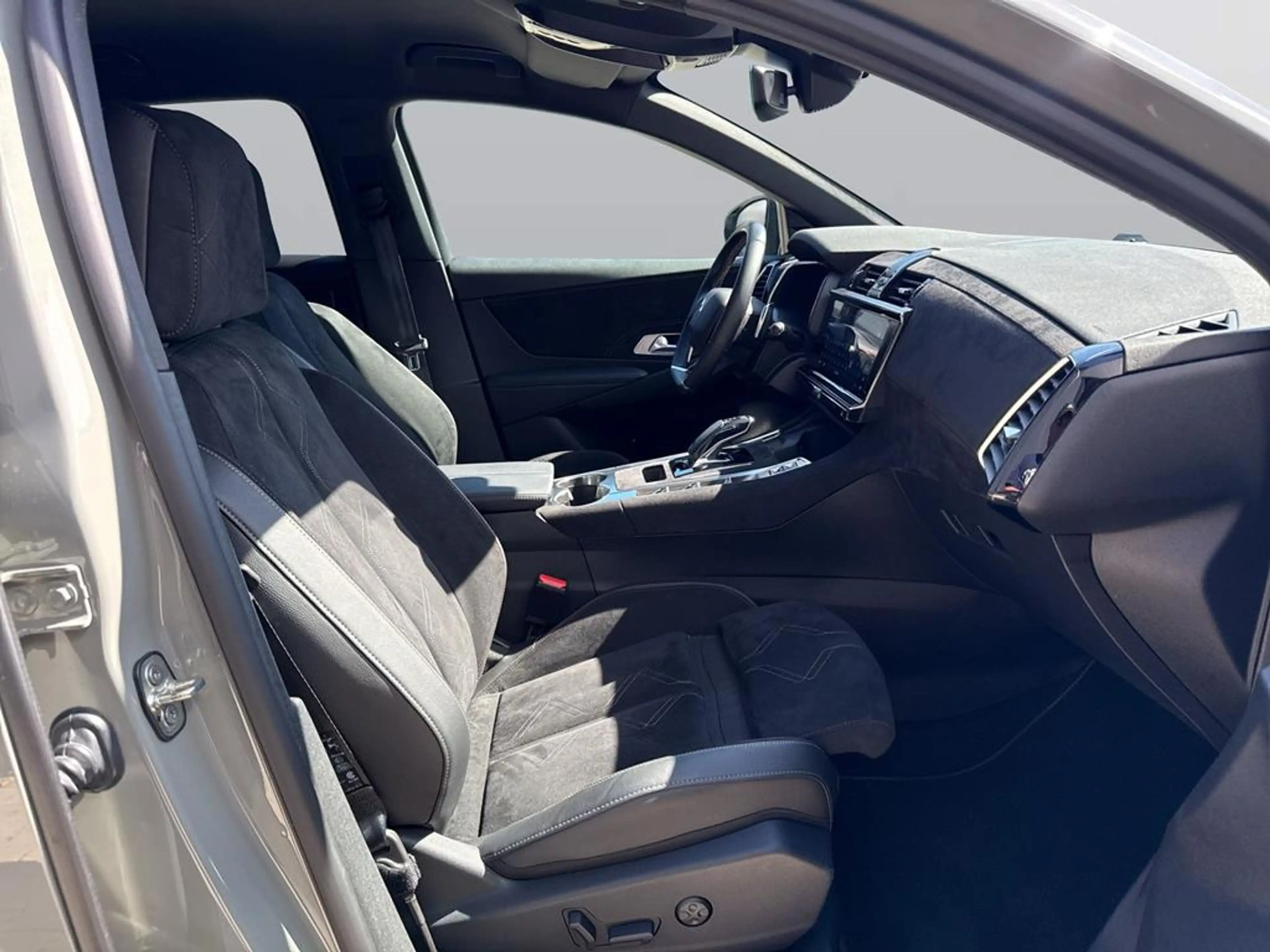 DS Automobiles DS 7 DS 7 PERFORMANCE LINE + BlueHDI 130 — photo 11
