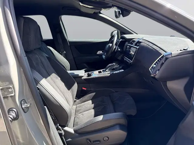 DS Automobiles DS 7 view 11