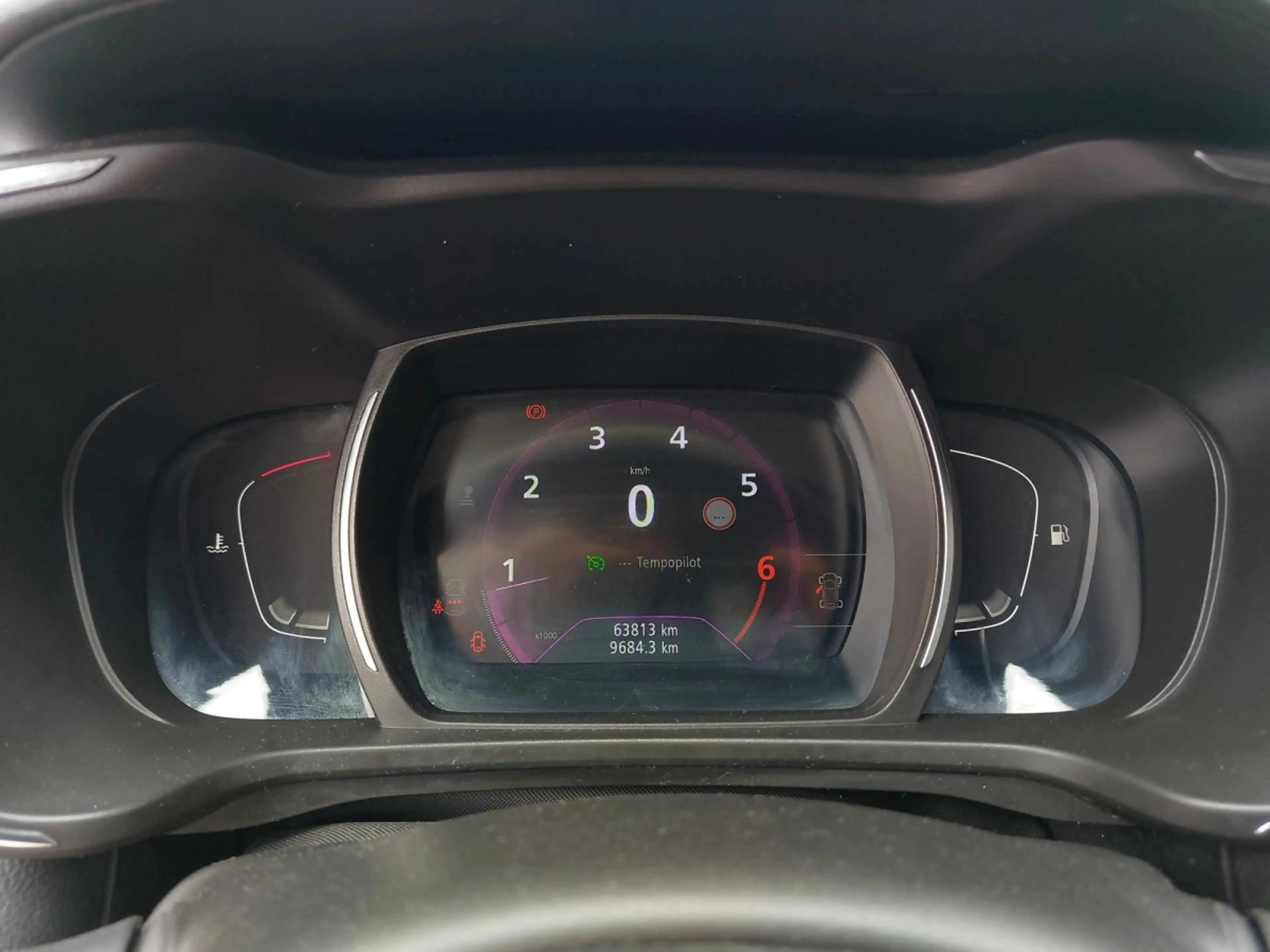 Renault Kadjar Intens TCe 140 PF — photo 14