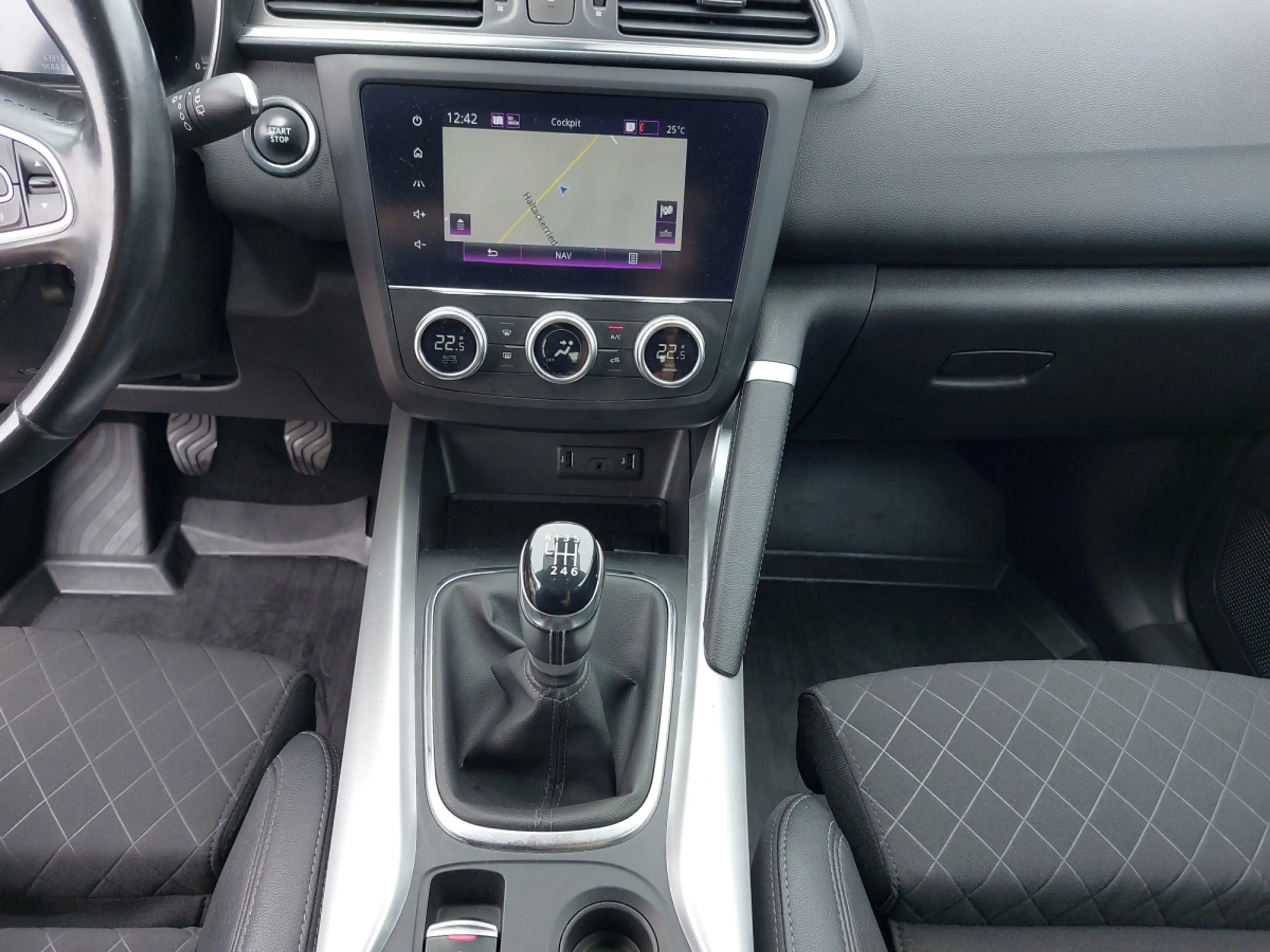 Renault Kadjar Intens TCe 140 PF — photo 8