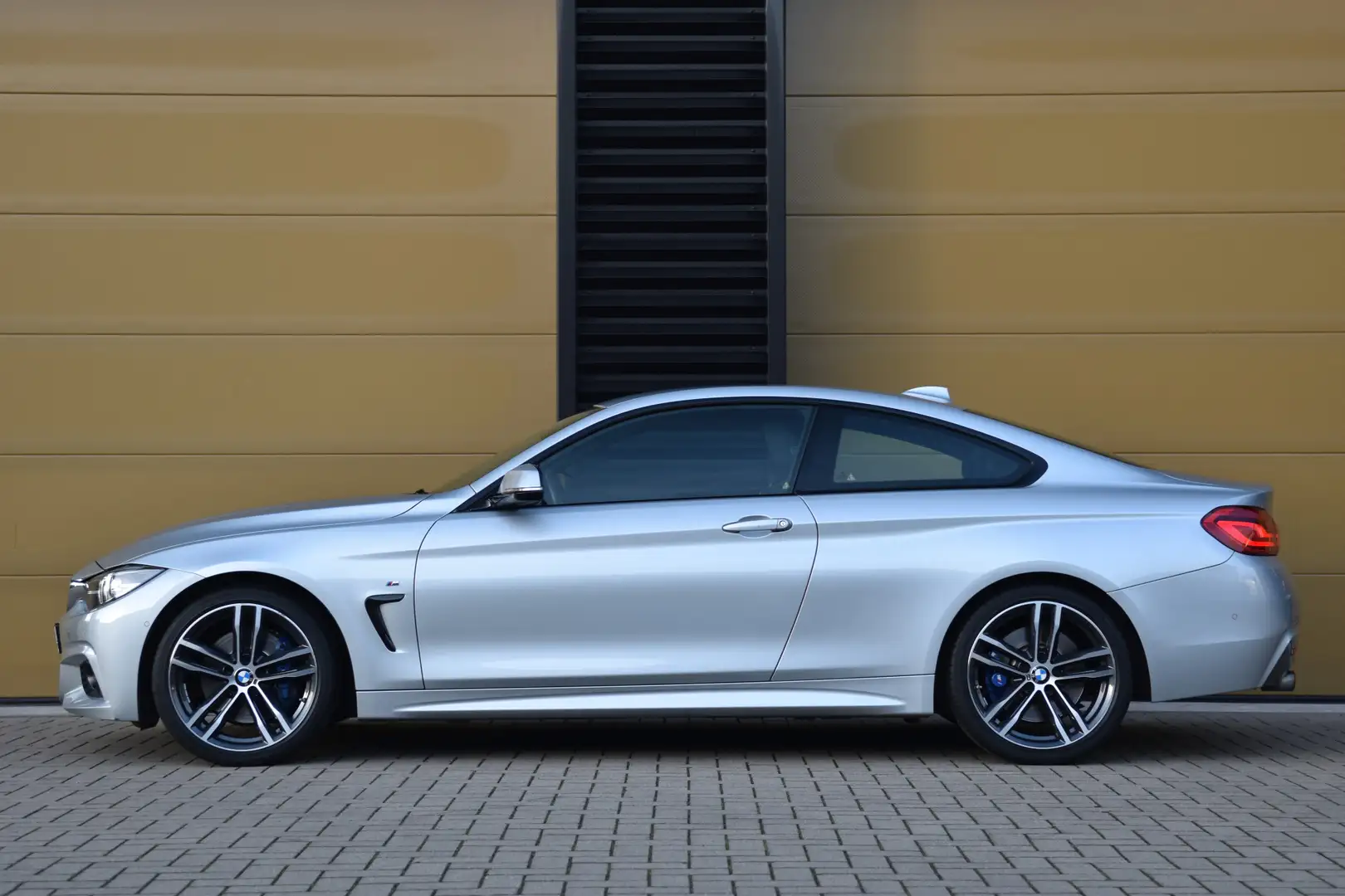 BMW 420 4-serie Coupé 420i High Executive * M-Sportpakket Gris - 2
