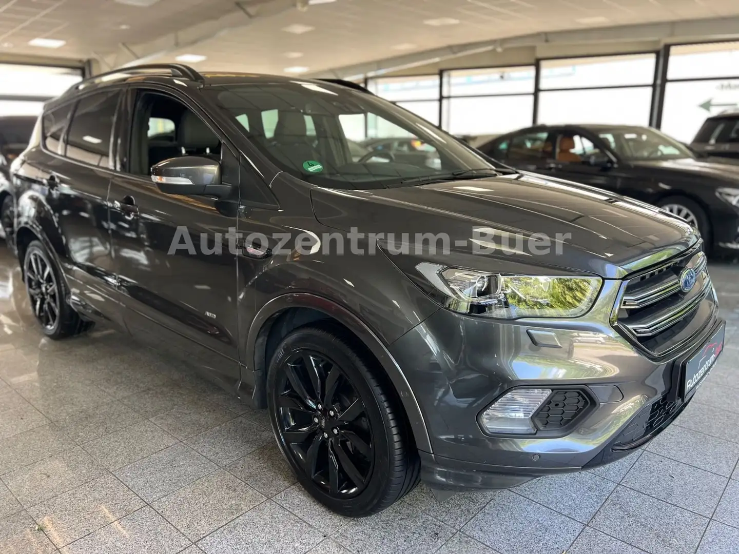 Ford Kuga ST-Line Grau - 2