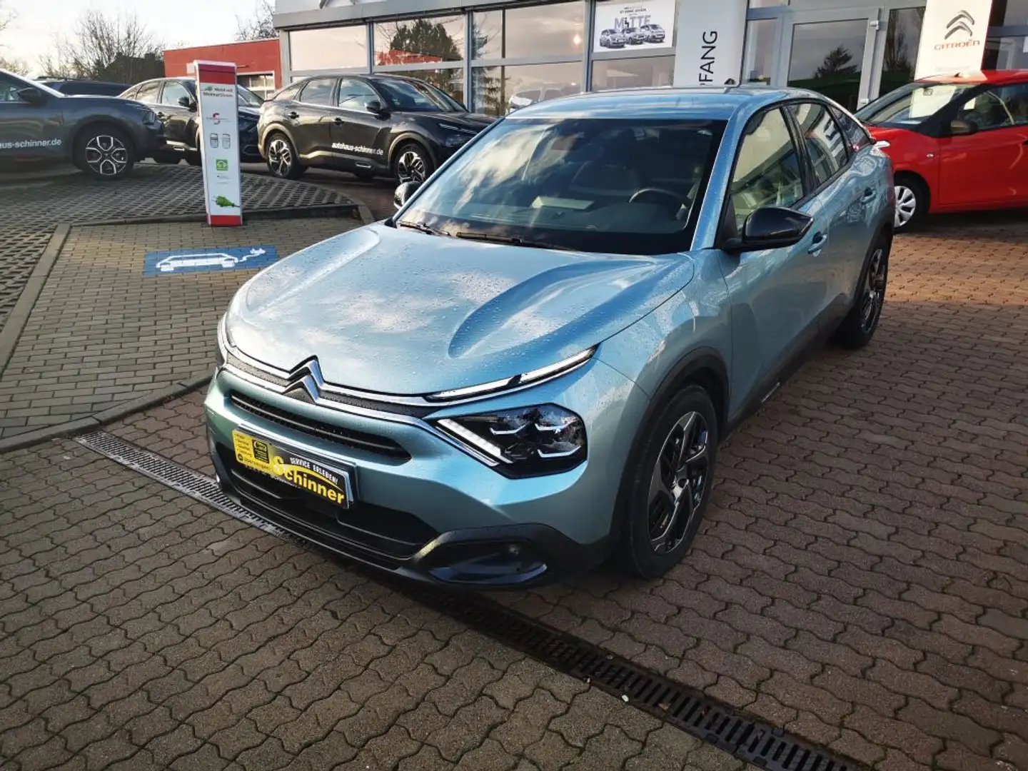 Citroen C4 PureTech 130 Stop&Start EAT8 SHINE Blau - 1