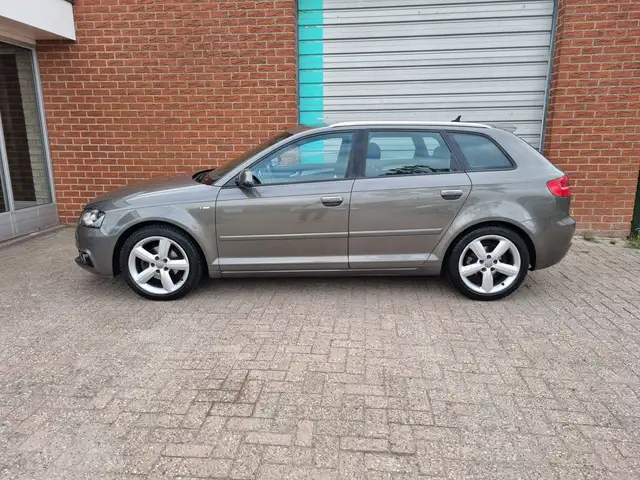 Audi A3 view 9