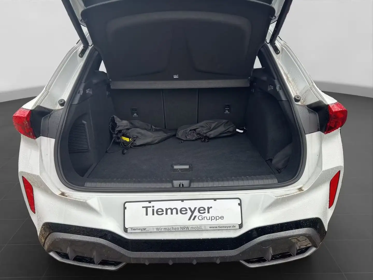 CUPRA Terramar Terramar 1.5 e-Hybrid DSG MATRIX LED CAMERA 360 M Noir - 2