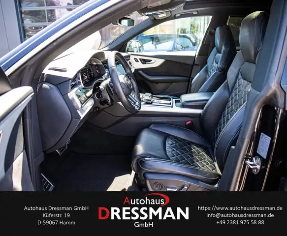 Audi Q8 view 10
