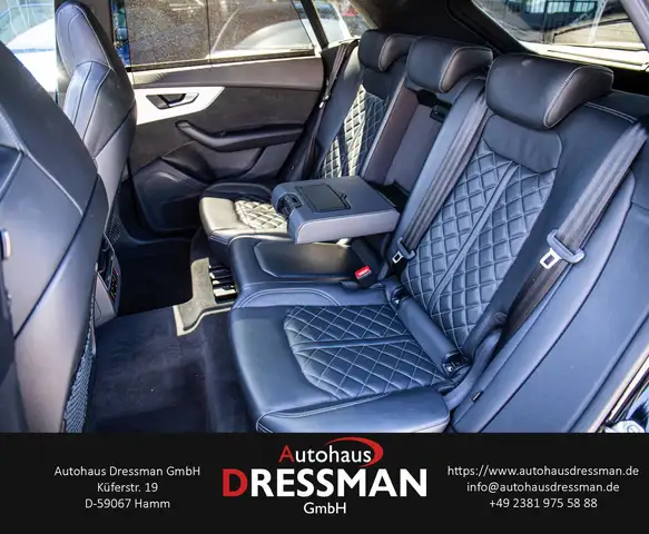 Audi Q8 view 13