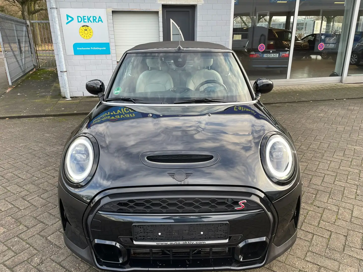 MINI Cooper Cabrio Cooper S Classic Trim Schwarz - 2