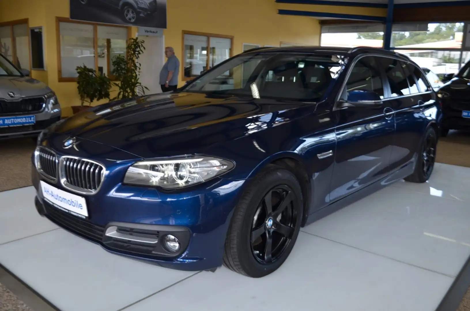 BMW 520 i Touring Bi-XENON / NAVI / KLIMAAUTO./ PDC Blau - 1