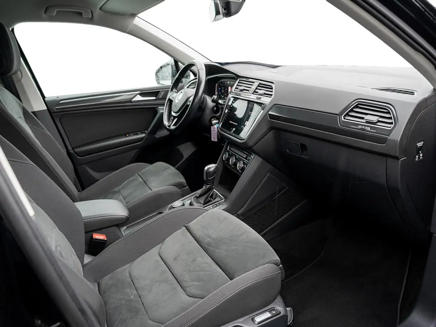Volkswagen Tiguan 2.0 TDI Highline 4M DSG AHK NAVI ACC S Schwarz - 2