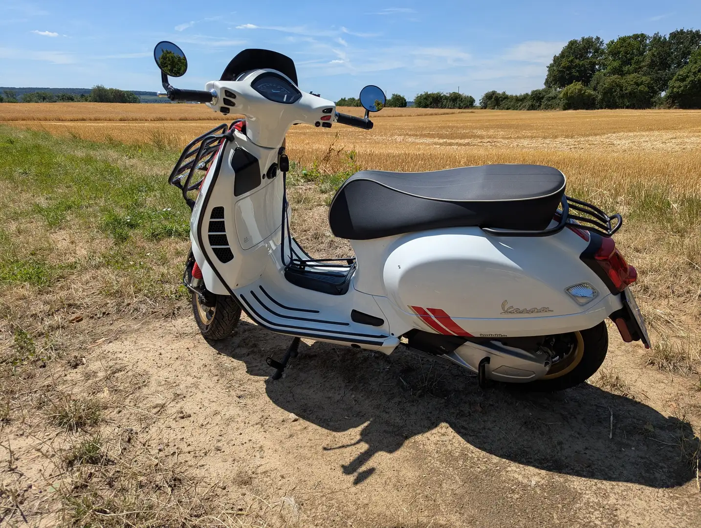 Vespa GTS Super Racing Sixties 300 Fehér - 1