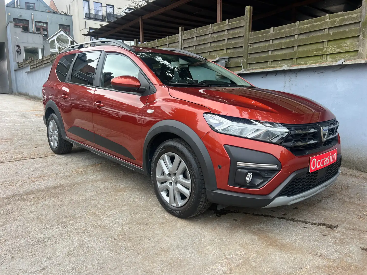 Dacia Jogger 1.0 TCe 110cv 6vit Extreme 7places Orange - 1