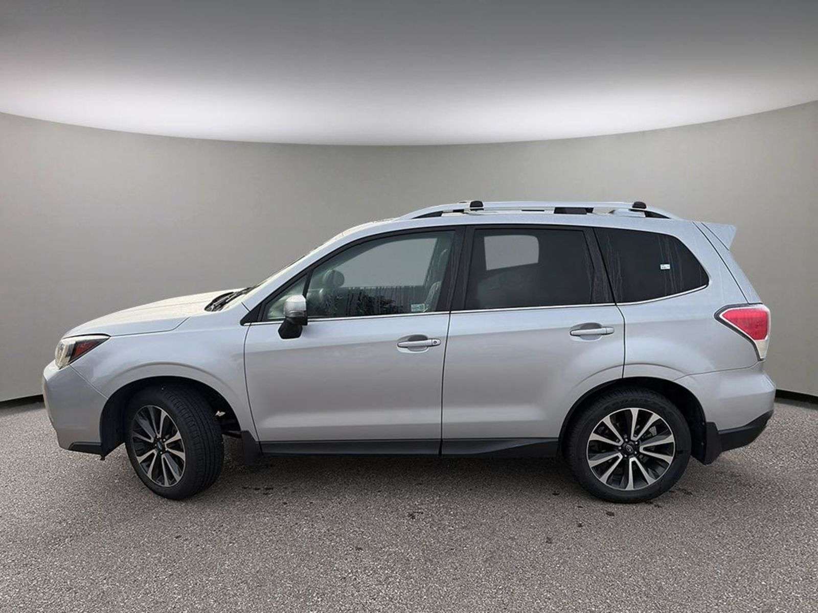 2018 Subaru Forester Limited: AWD/SUNROOF/POWER LIFTGATE/BACK UP CAMERA — снимка 1
