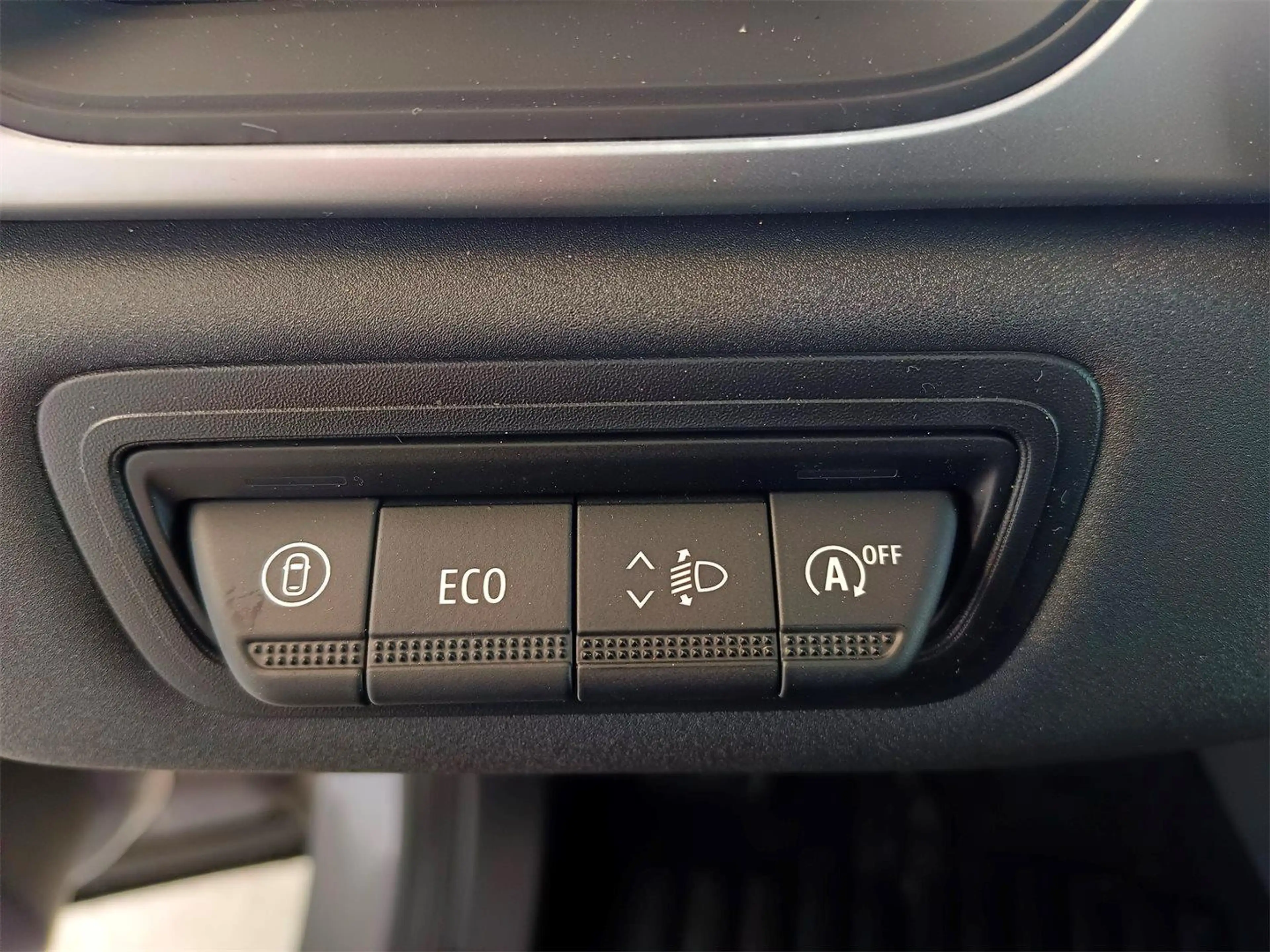Mitsubishi Grandis 1,3 Petrol Invite *gratis Winterräder* — photo 11