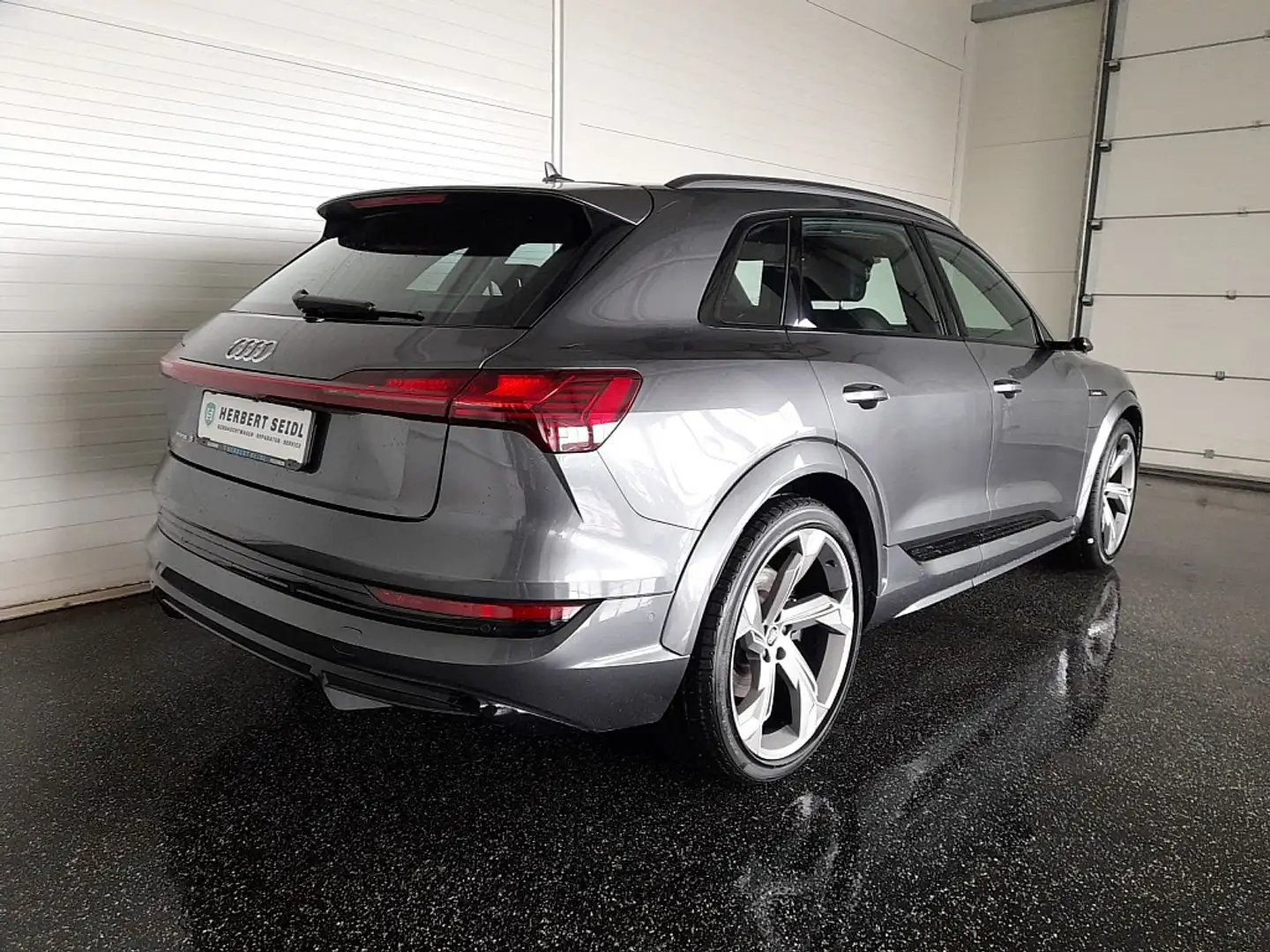 Audi e-tron 95 quattro S-LINE *NP: € 121.736,- / 22 ZOLL / ... Grau - 2