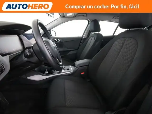 BMW 1 Series view 11