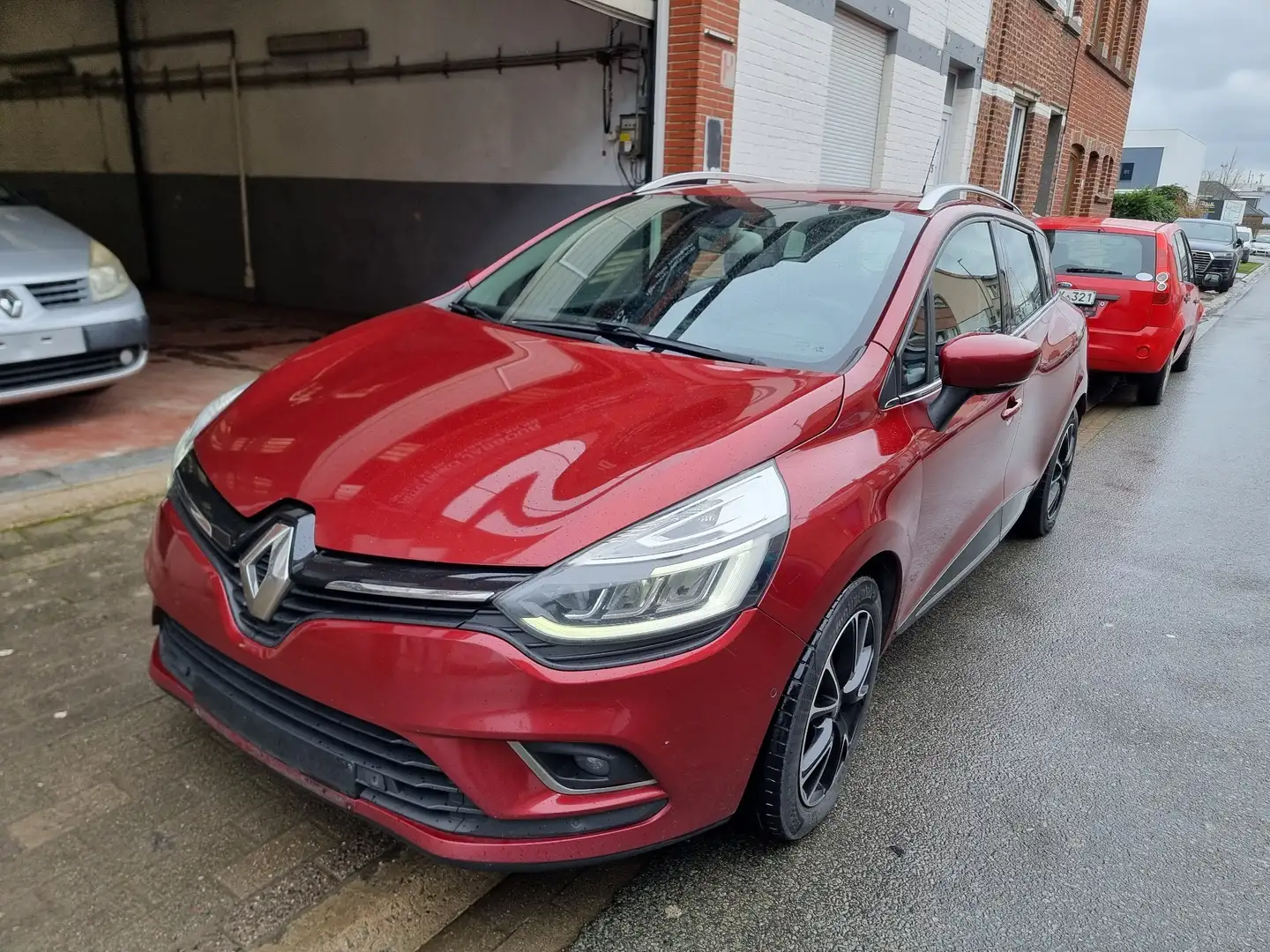 Renault Clio 1.5 dCi Energy Limited automatique Rood - 2