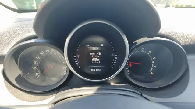 Fiat 500X view 12