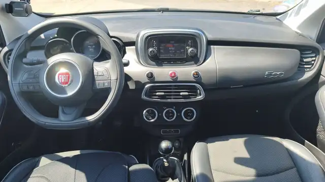 Fiat 500X view 11