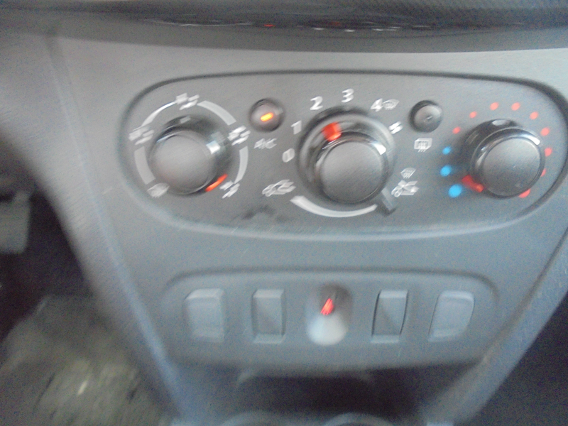 Dacia Sandero Essential,Klima — photo 10