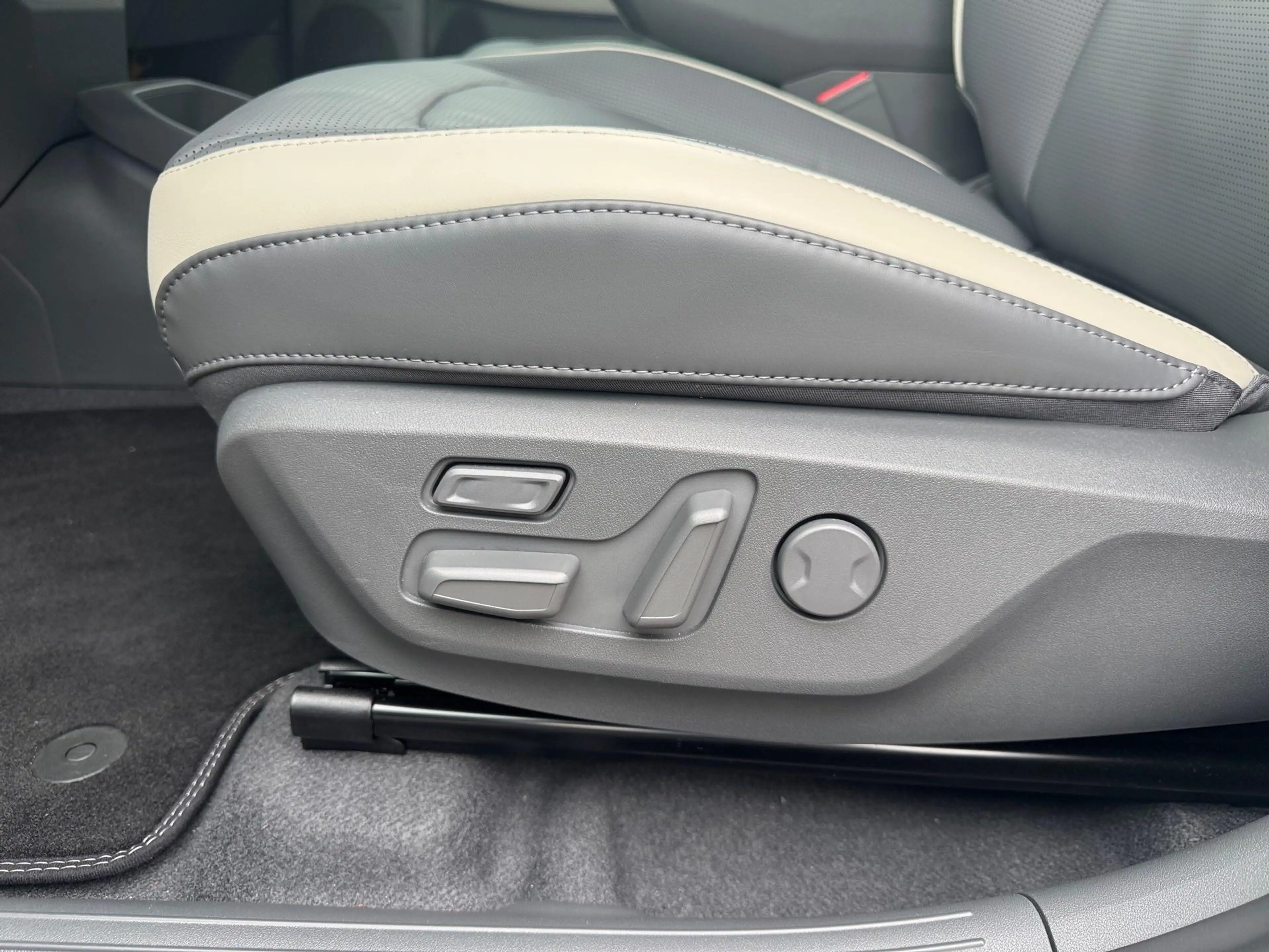 Kia EV3 81,4 kWh GT Line Full Option! — photo 19