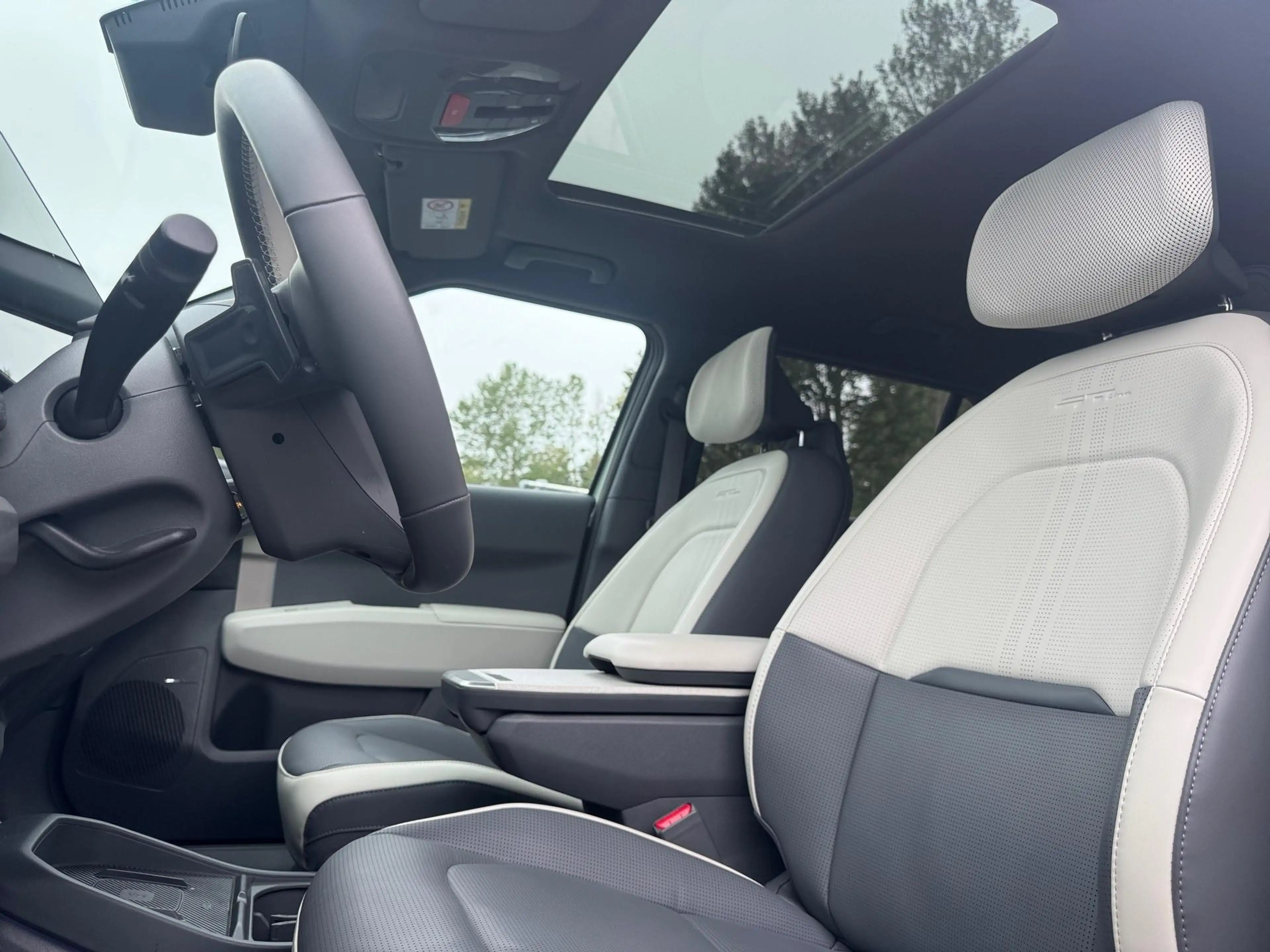 Kia EV3 81,4 kWh GT Line Full Option! — photo 8