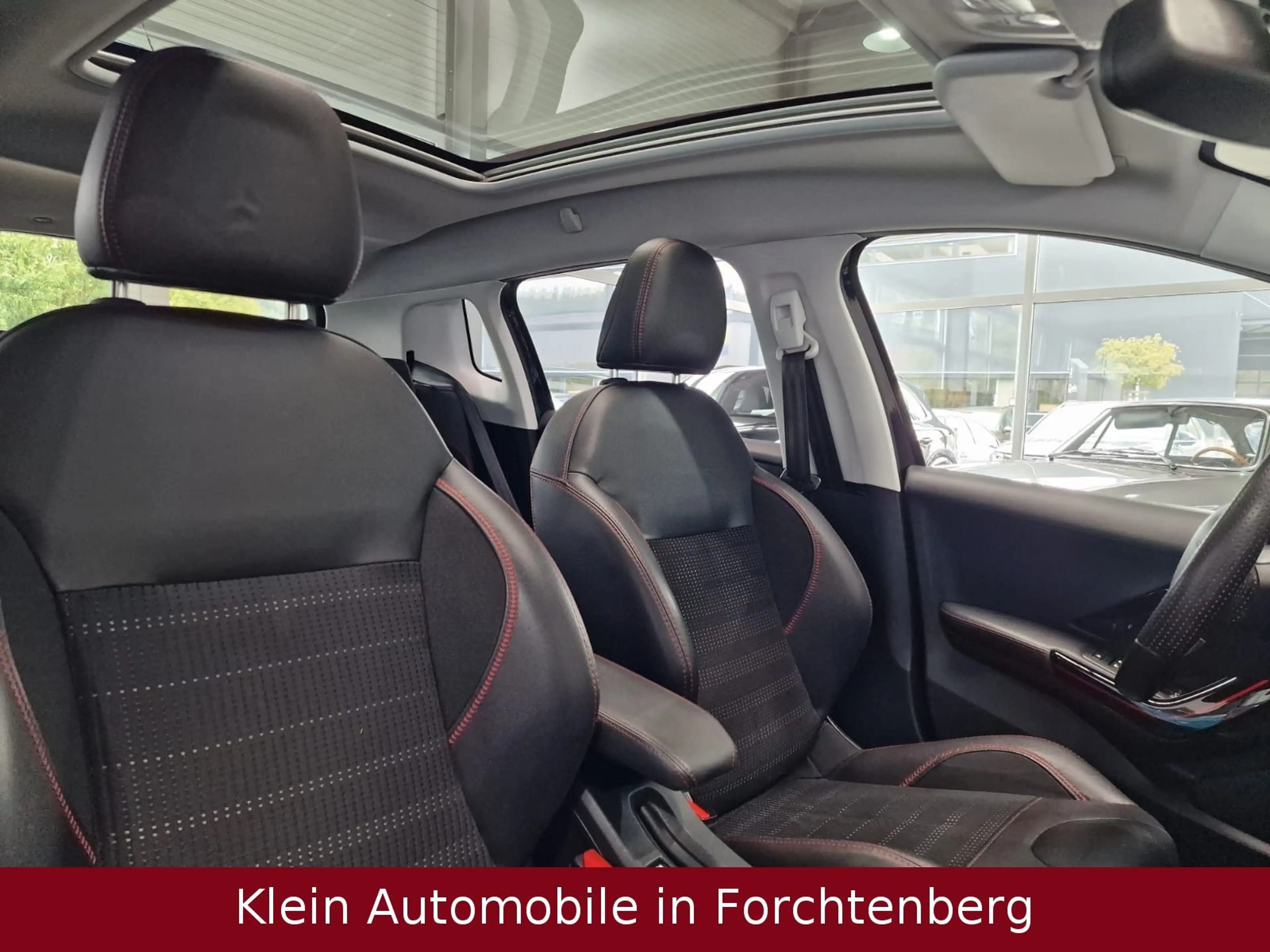 Peugeot 2008 GT Line Sportpaket Leder Navi Panorama — photo 8