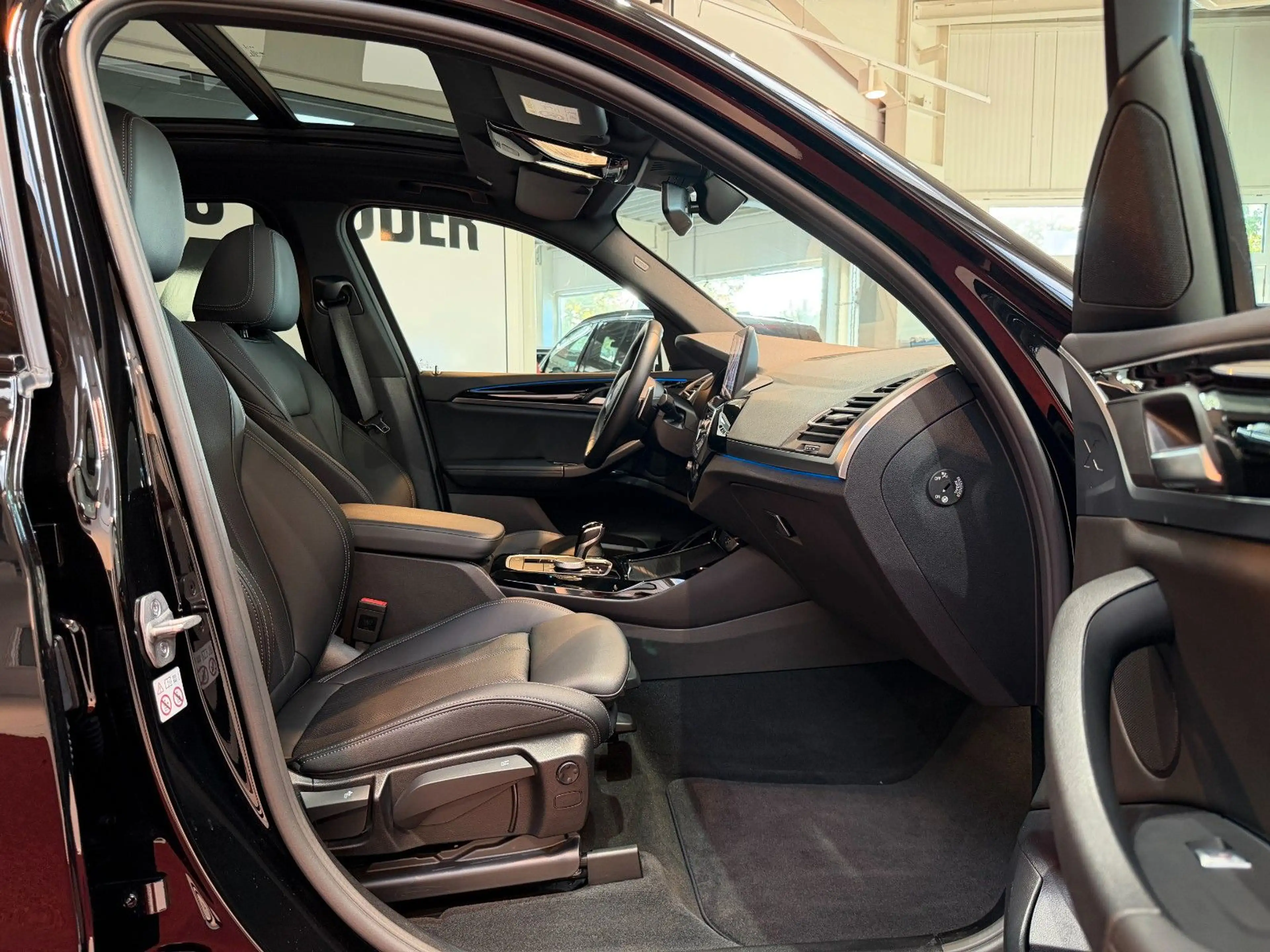 BMW X3 xDrive30e M Sport *LED*Virtual*Navi*Kamera* — photo 10