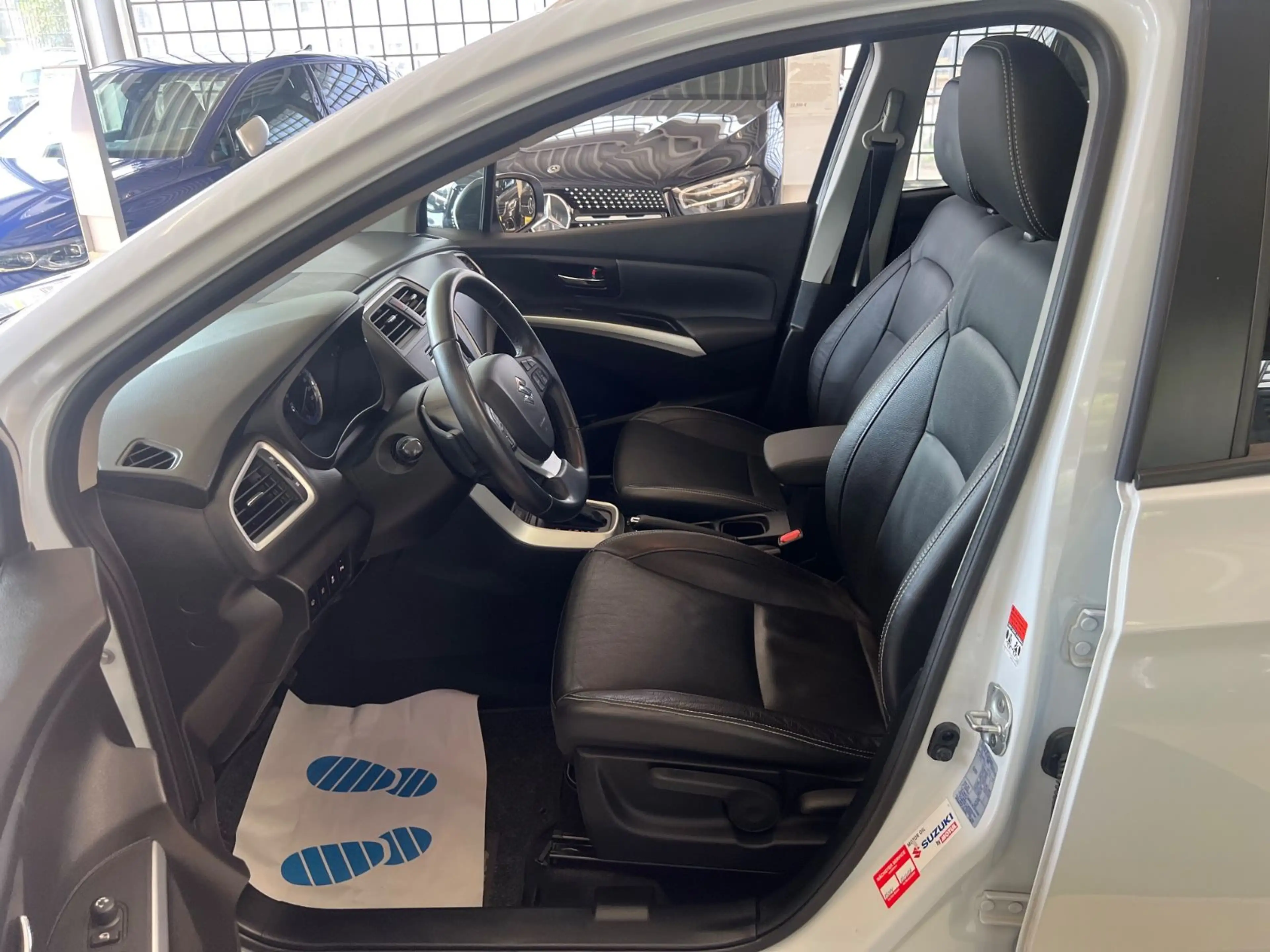 Suzuki SX4 S-Cross Comfort+ 4x4 *PANO*LEDER* — photo 10