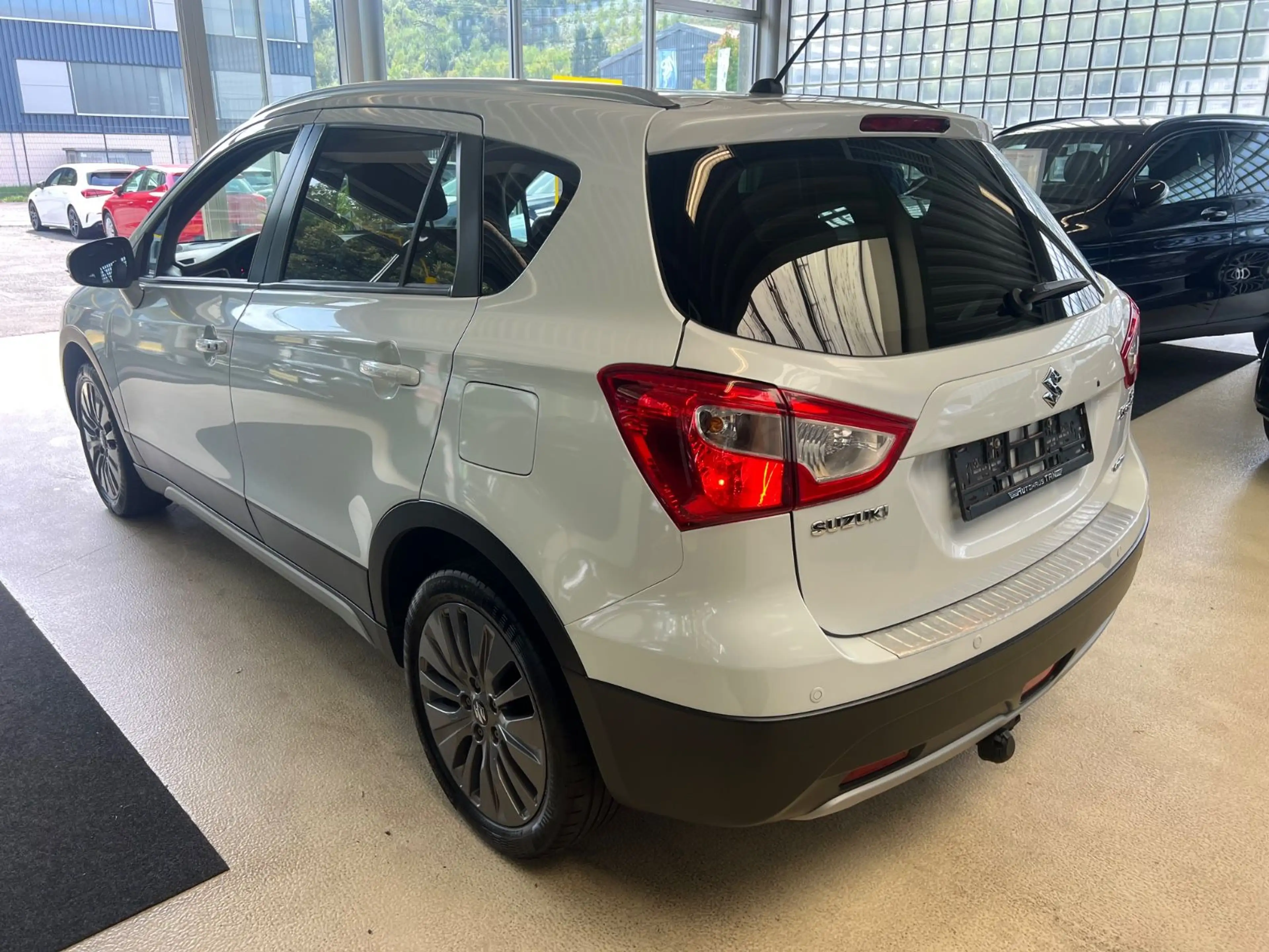 Suzuki SX4 S-Cross Comfort+ 4x4 *PANO*LEDER* — photo 5