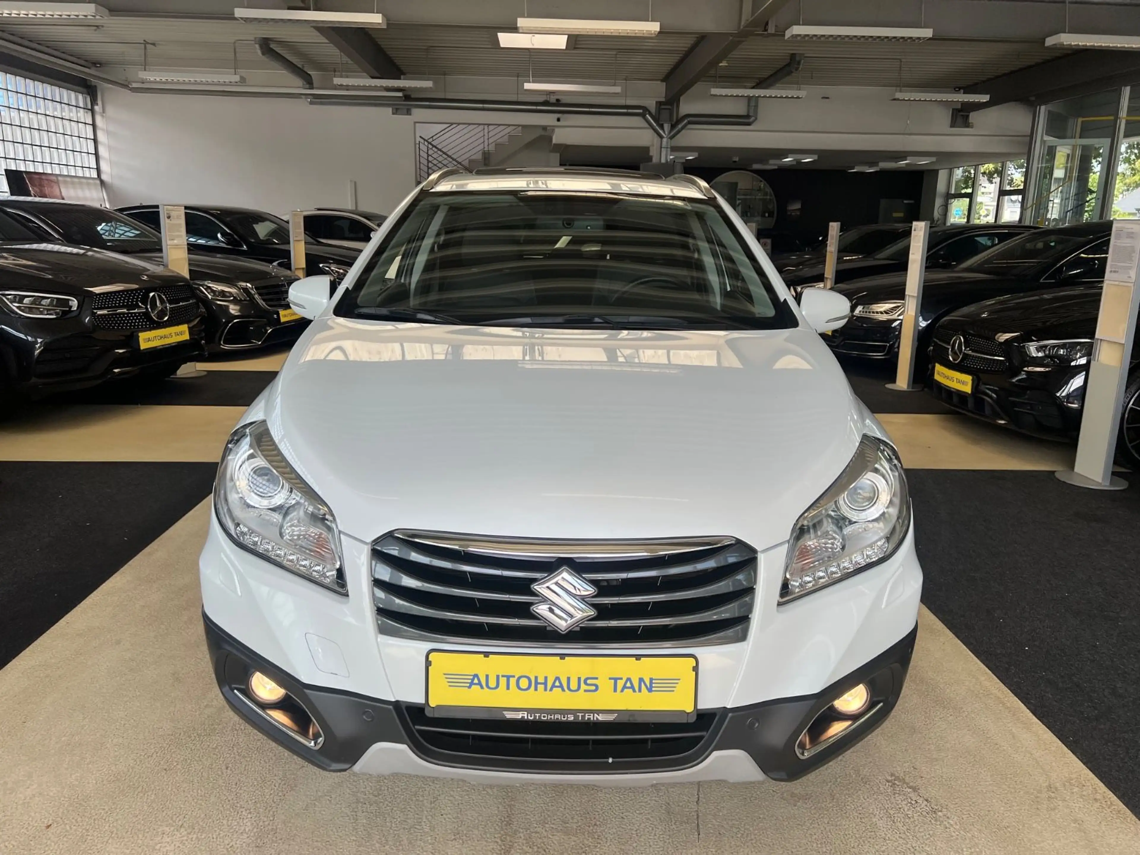 Suzuki SX4 S-Cross Comfort+ 4x4 *PANO*LEDER* — photo 2