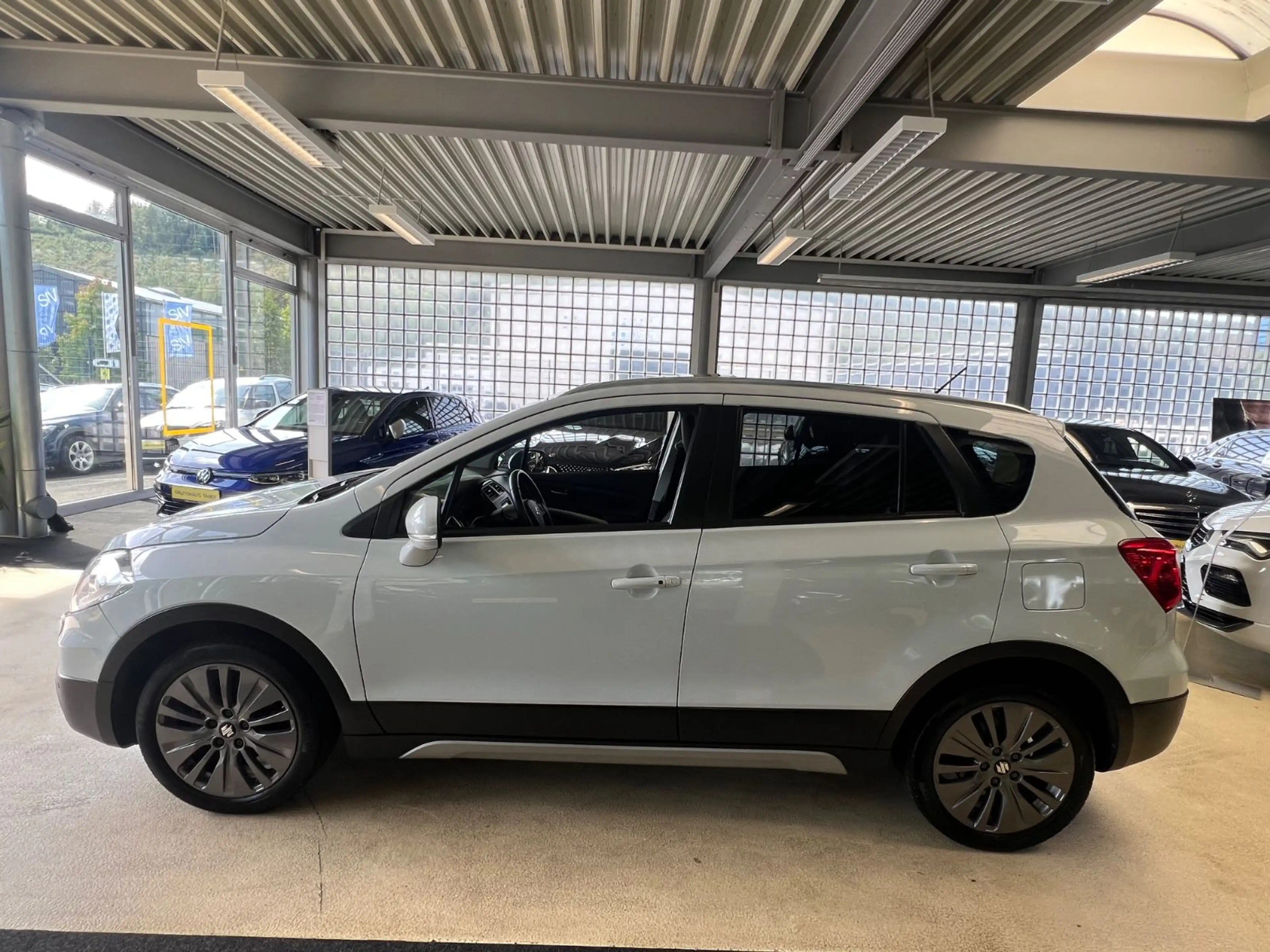 Suzuki SX4 S-Cross Comfort+ 4x4 *PANO*LEDER* — photo 4