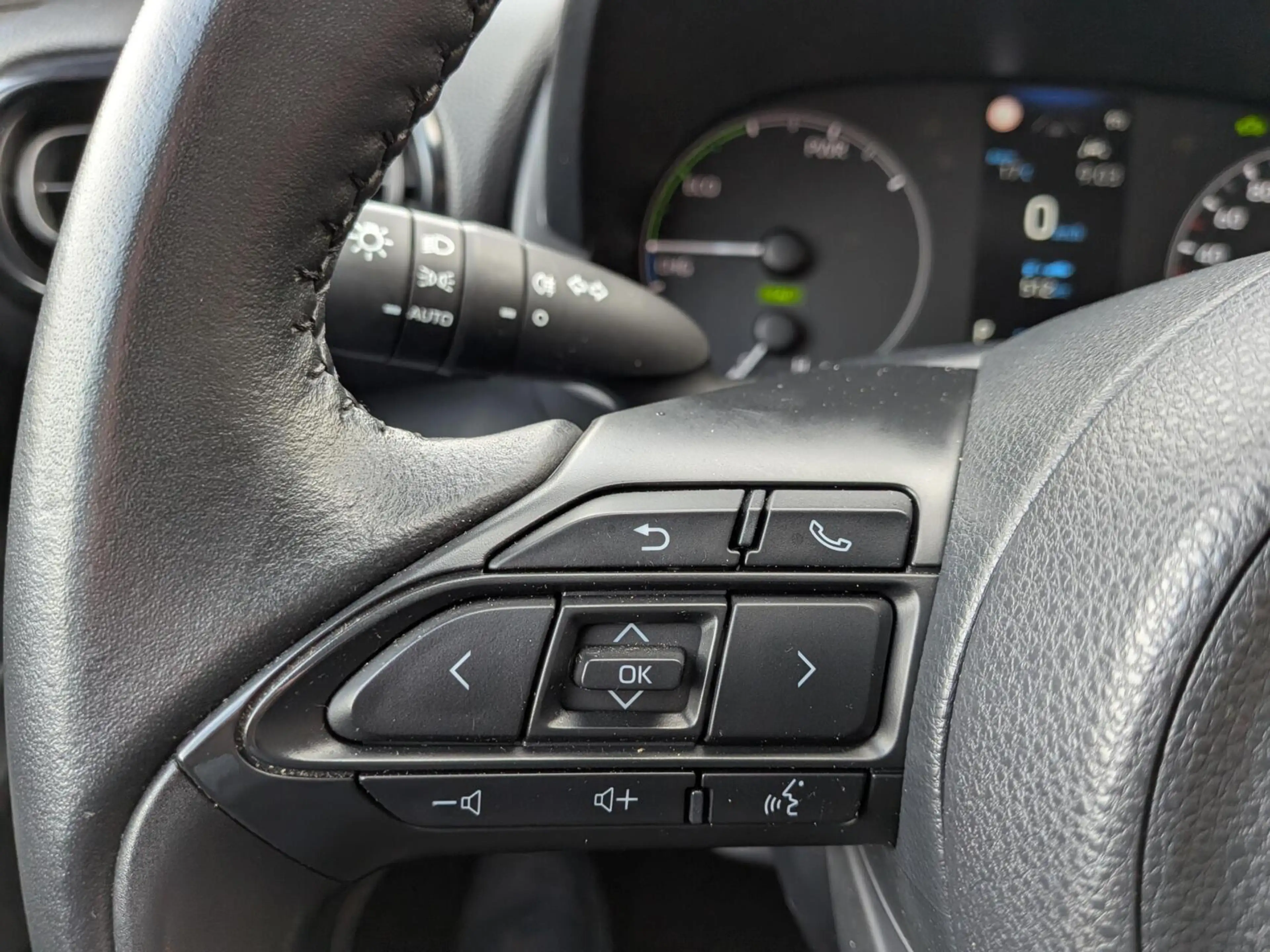 Mazda 2 Hybrid 1.5 Centre-line — photo 12