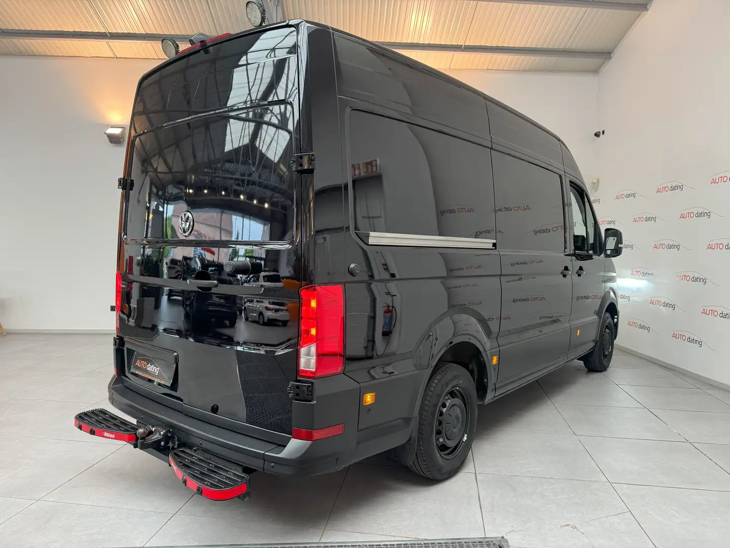 Volkswagen Crafter 2.0 CR TDi L3H3 Aut. (EU6d) Zwart - 2