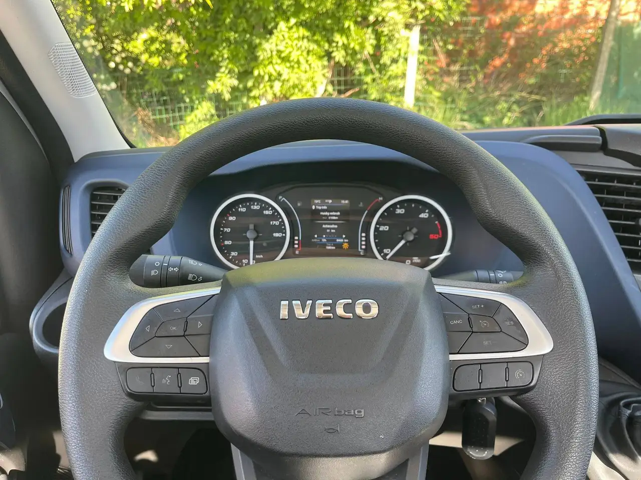 Iveco Daily 2021 — фото 9