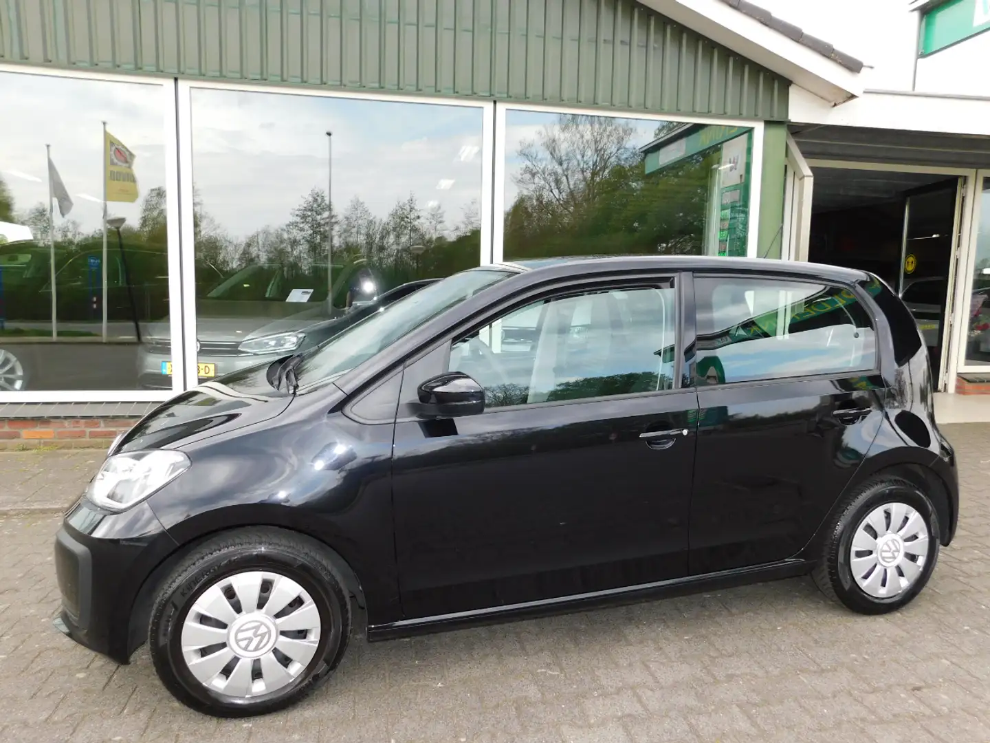 Volkswagen up! 1.0MPI 60PK MOVE UP!! All-in Prijs! 1 jaar garanti Noir - 1