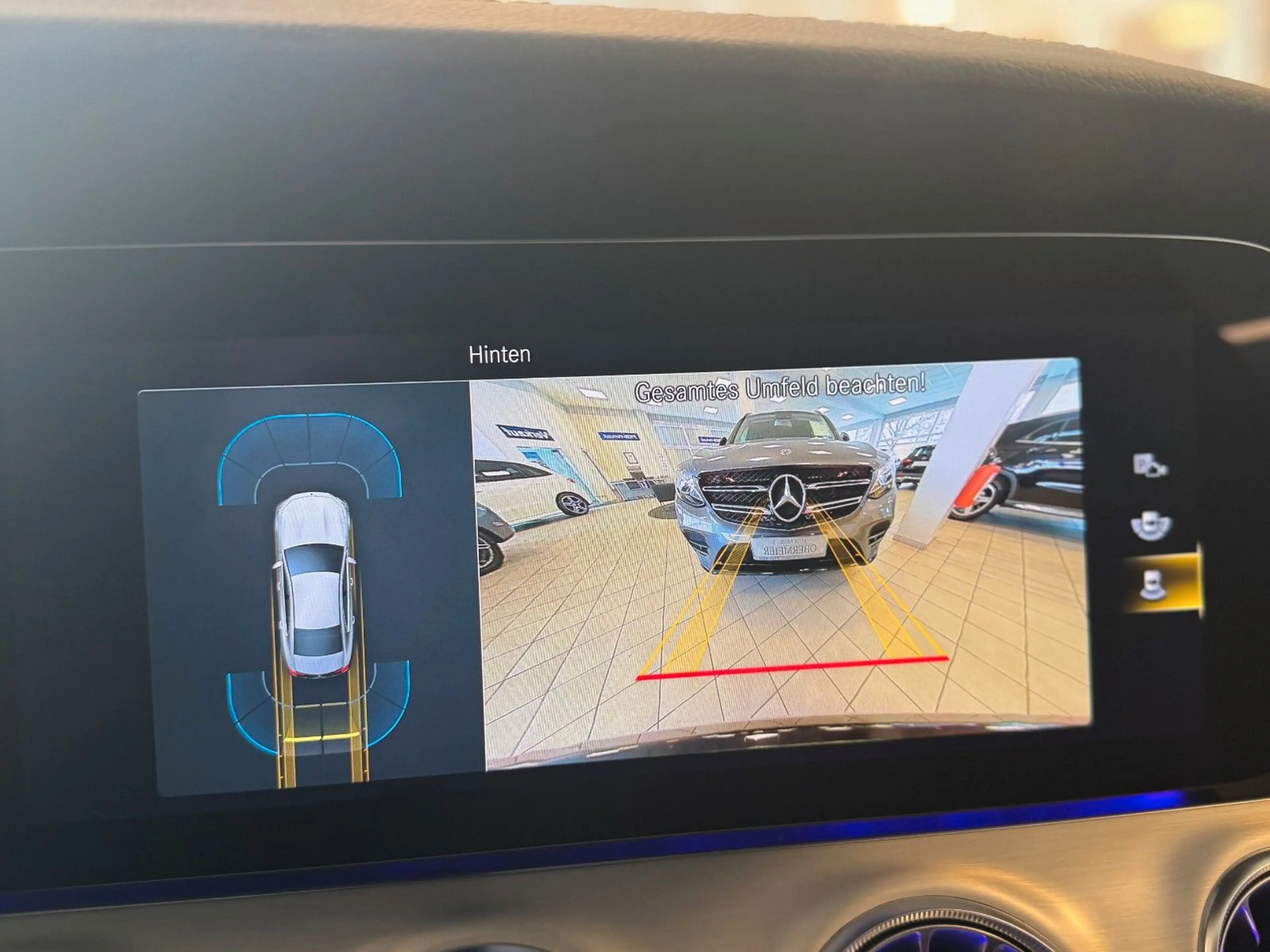 Mercedes-Benz CLS 400 d 4M AMG Distr. SHD RFK LED CarPlay — photo 25
