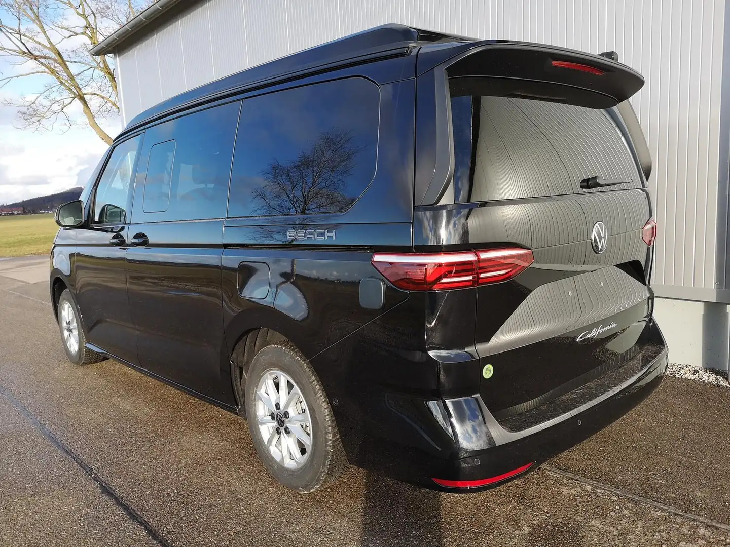 Volkswagen T7 California Beach Camper 2.0TDI DSG GV5 High+ 110 kW (150 P... Schwarz - 2