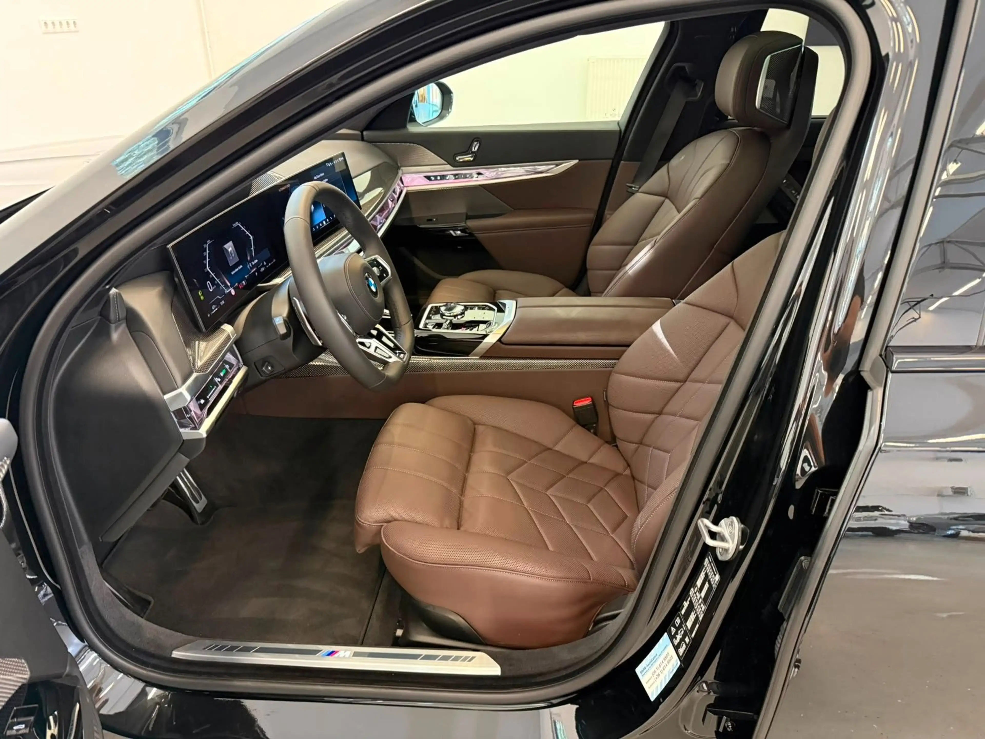 BMW 740 d xDrive M Sport,VOLLAUSST,MWST AUSW,UNFALLFR — photo 10