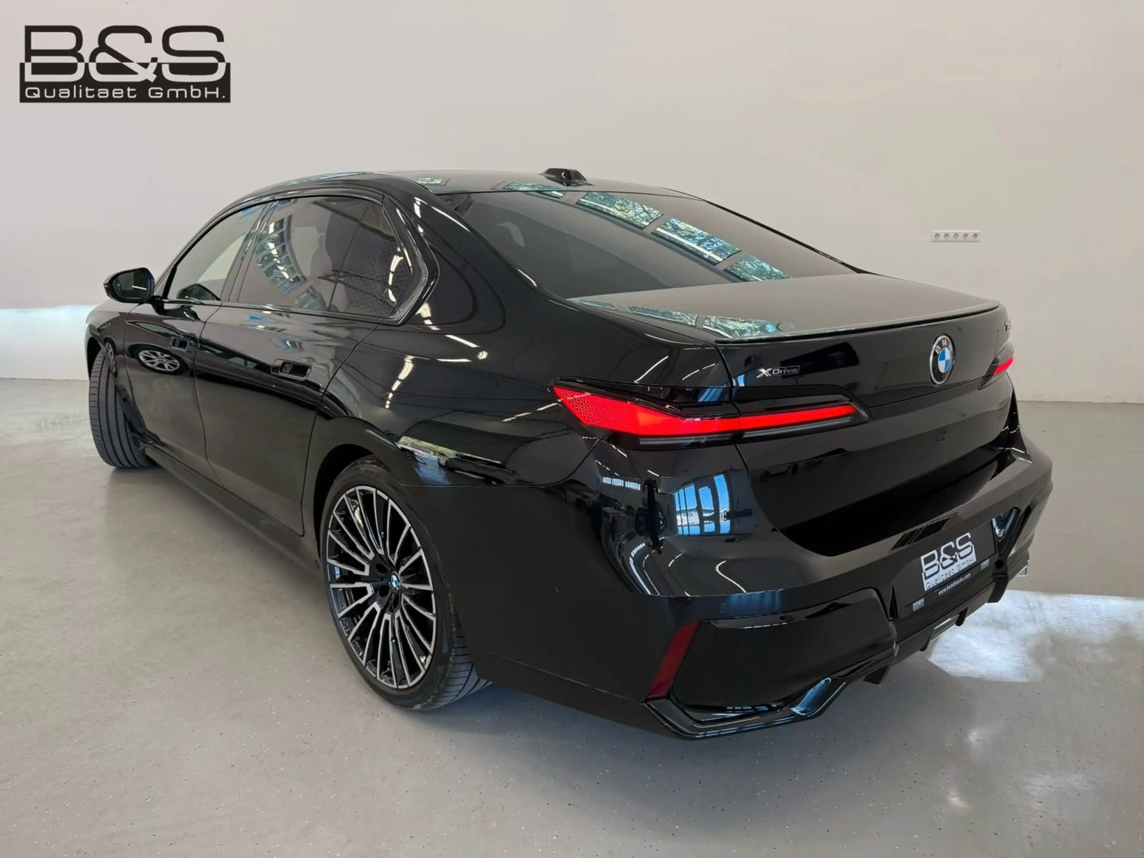 BMW 740 d xDrive M Sport,VOLLAUSST,MWST AUSW,UNFALLFR — photo 4