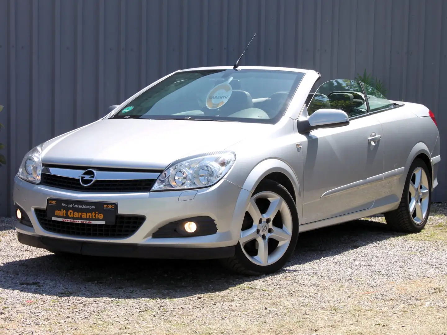 Opel Astra 1.8L Cosmo °Leder °Navi° TÜV Neu ° Gris - 1