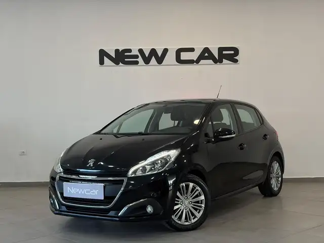 Peugeot 208 view 3
