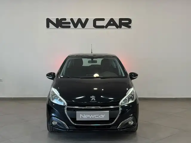 Peugeot 208 view 2
