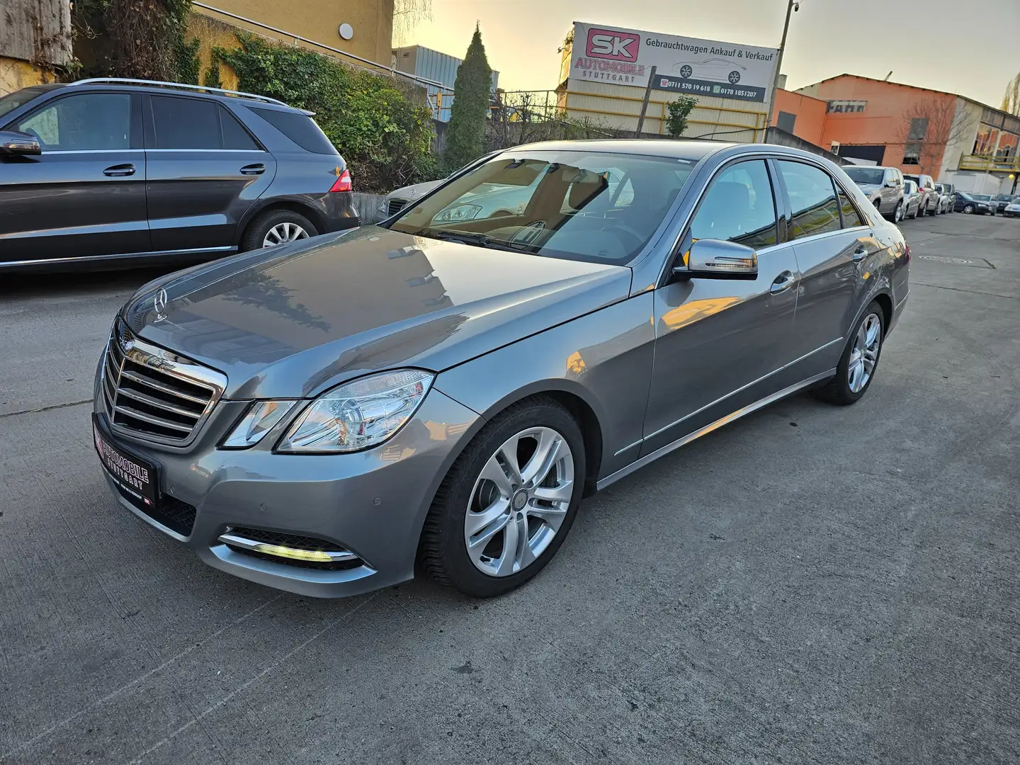 Mercedes-Benz E 200 BlueEFFICIENCY 7G-TRONIC Avantgarde Grijs - 1