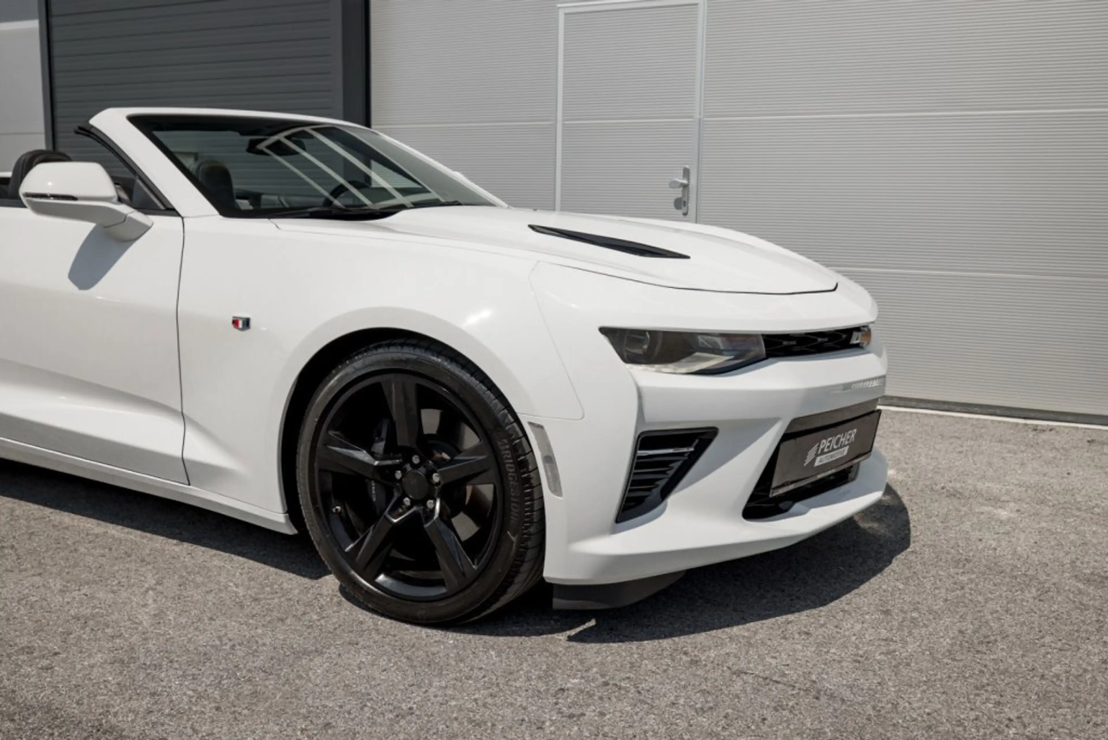Chevrolet Camaro 2SS Convertible 6,2 L V8 AT RWD — photo 7