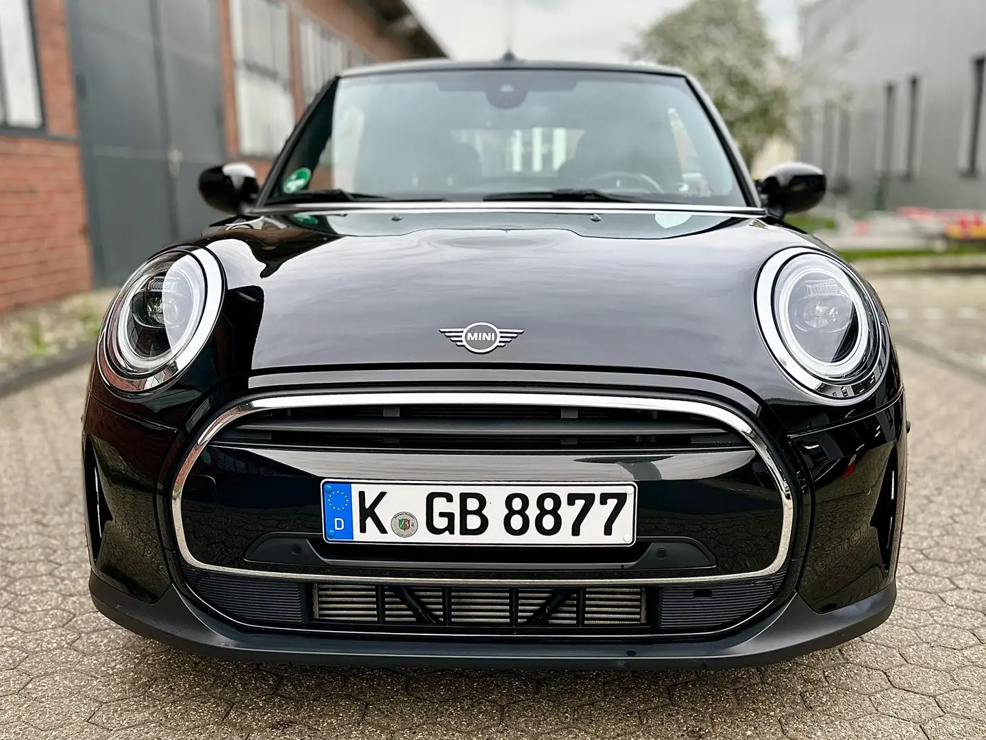 MINI Cooper Cabrio Aut. Yours Trim Zwart - 1