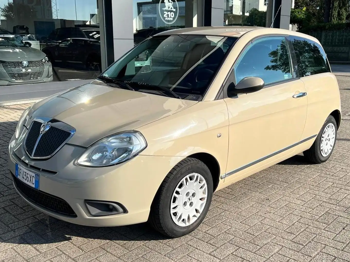 Lancia Ypsilon 1.4 8v 77Cv Beige - 1