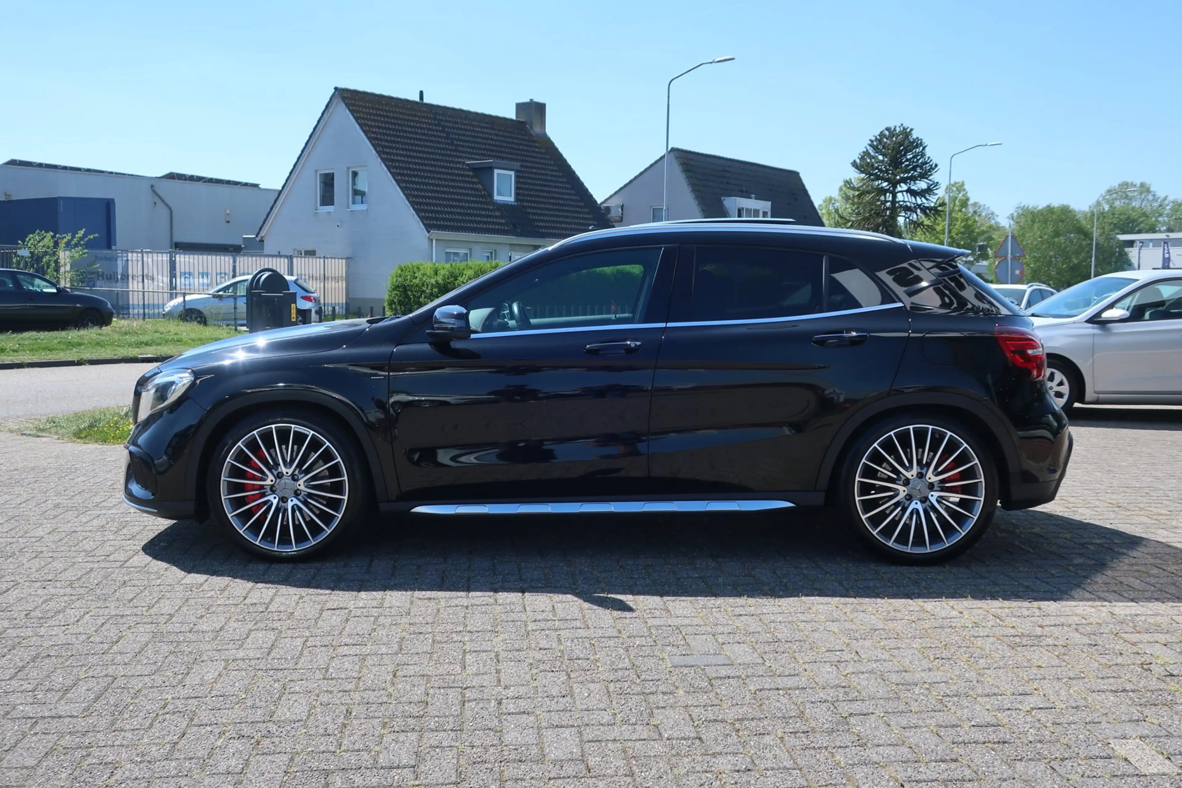 Mercedes-Benz GLA 45 AMG 4MATIC Premium Plus ADAP-CRUIS_360CAM_SFEERVER_H&K — photo 5