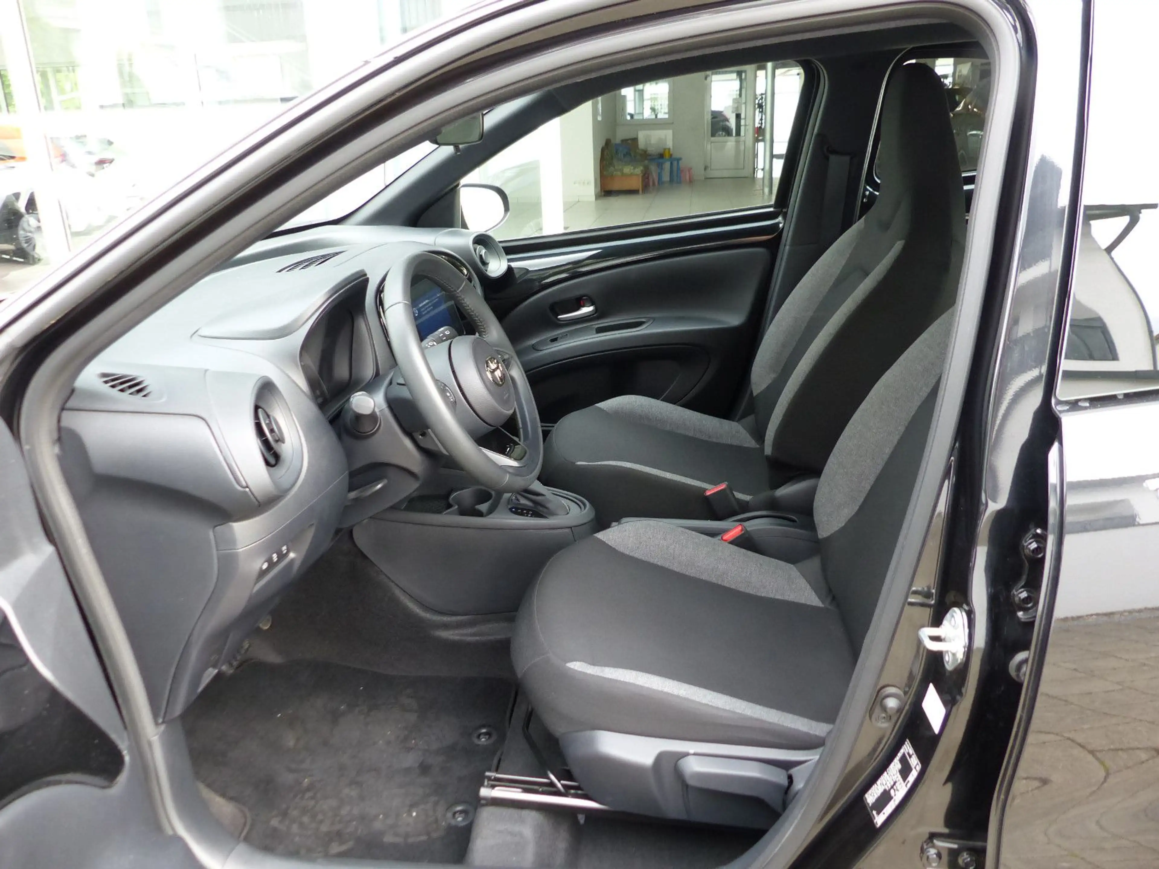 Toyota Aygo X Automatik Business Kamera CarPlay Sitzhzg — photo 10
