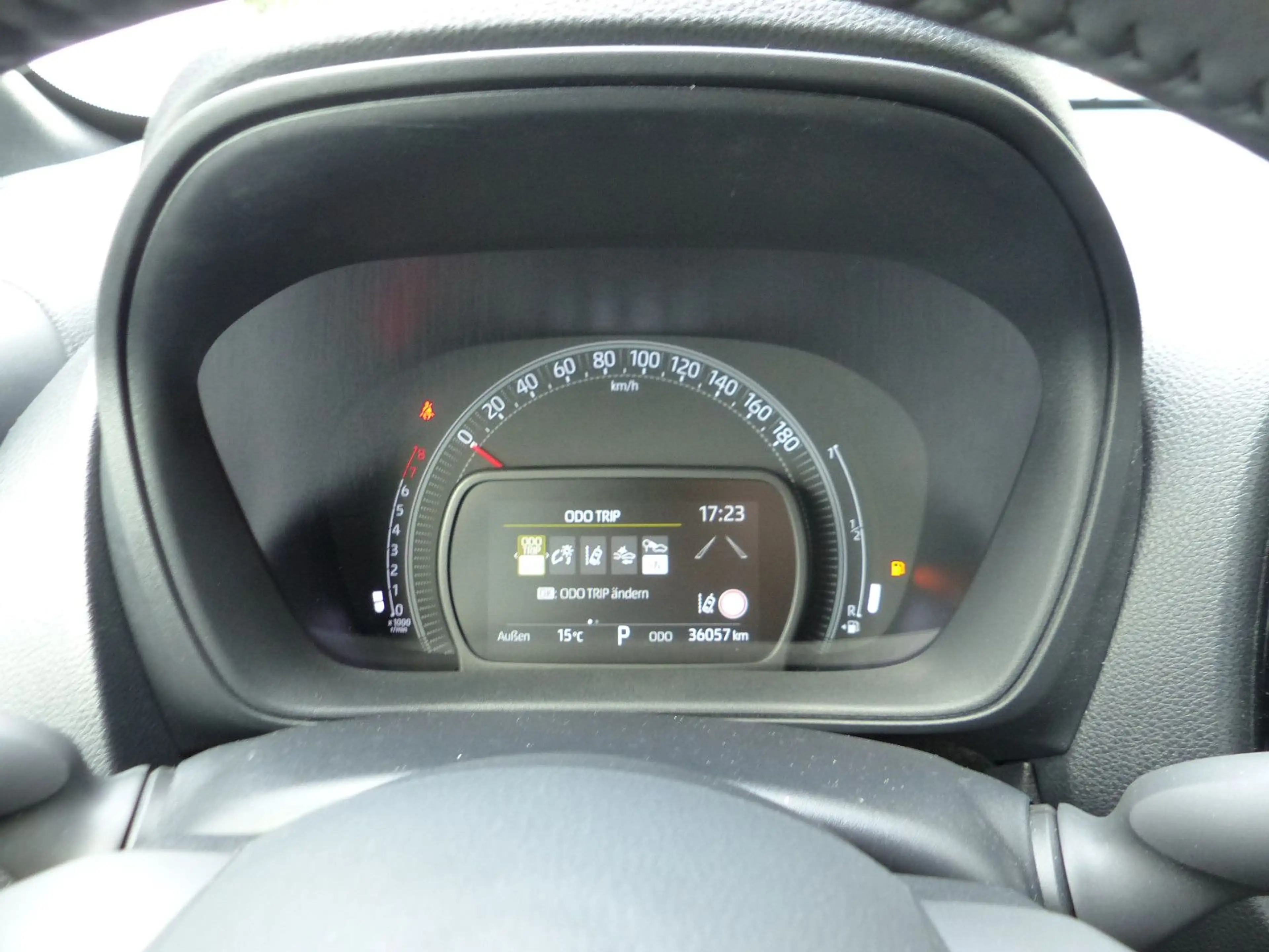 Toyota Aygo X Automatik Business Kamera CarPlay Sitzhzg — photo 12